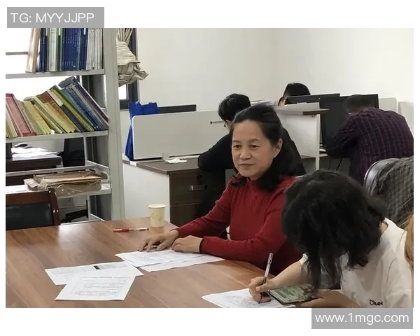 张宁的奋斗历程与成就分享：从普通学生到行业领军人物的成长故事